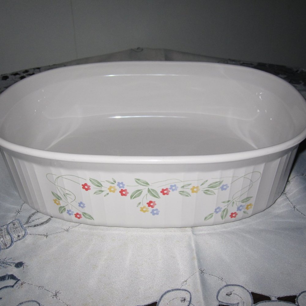 Corning Ware 2.8 Liter Casserole Dish F-2-B English Meadow